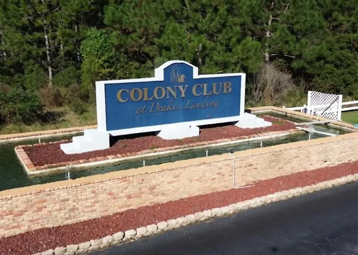 Colony Club M6